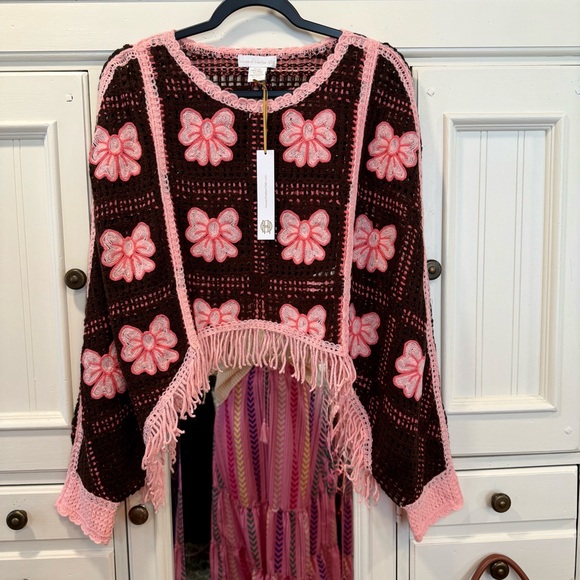 House of Harlow 1960 Tops - One size S-XL Pink and Brown Bow Crochet Sweater with Fringe